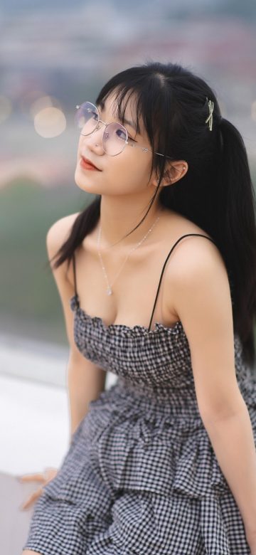 property App 场景示例库界面截图，代码片段带完整上下文与复制按钮，下方附一句话解释用途与运行环境